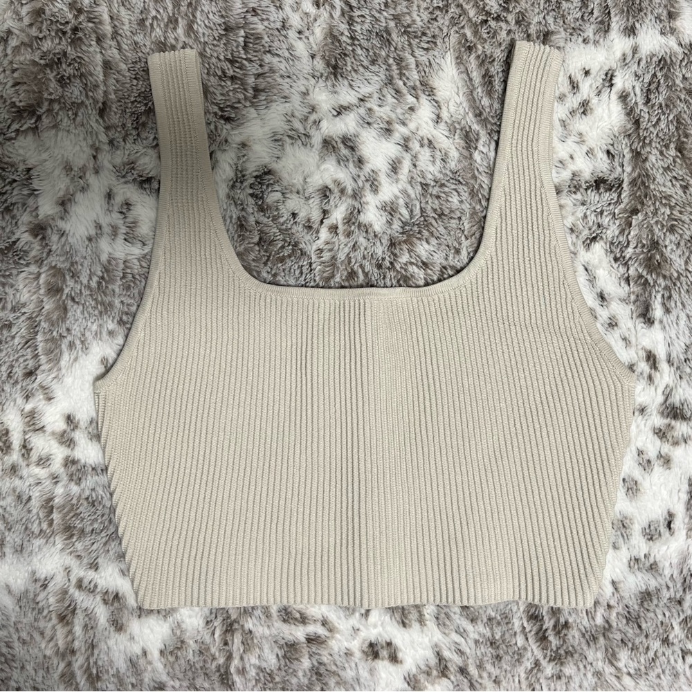 Aritzia Babaton Sculpt Knit Squareneck Cropped Tank